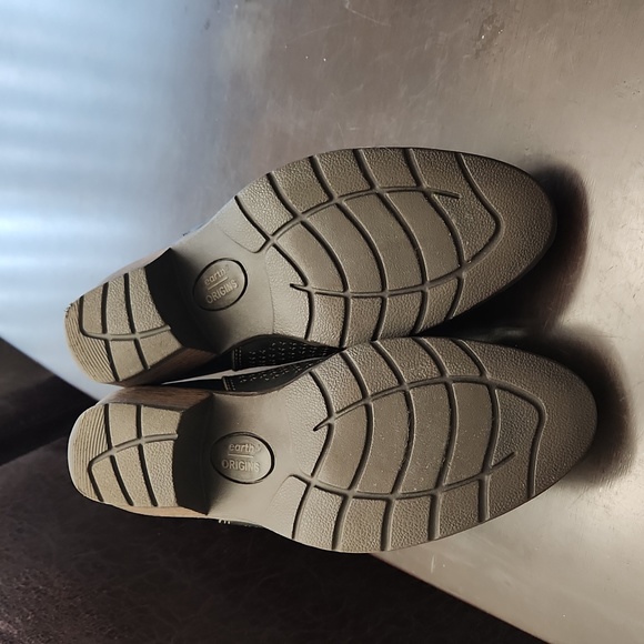 Earth Origins Ankle Booties -  Exxcellent Condition - Picture 5 of 7